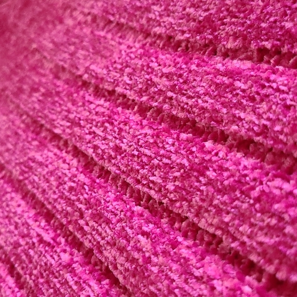 Super Soft Poly sweater - Picture 2 of 5